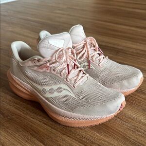 Limited Edition Saucony Triumph 21 Running Shoes